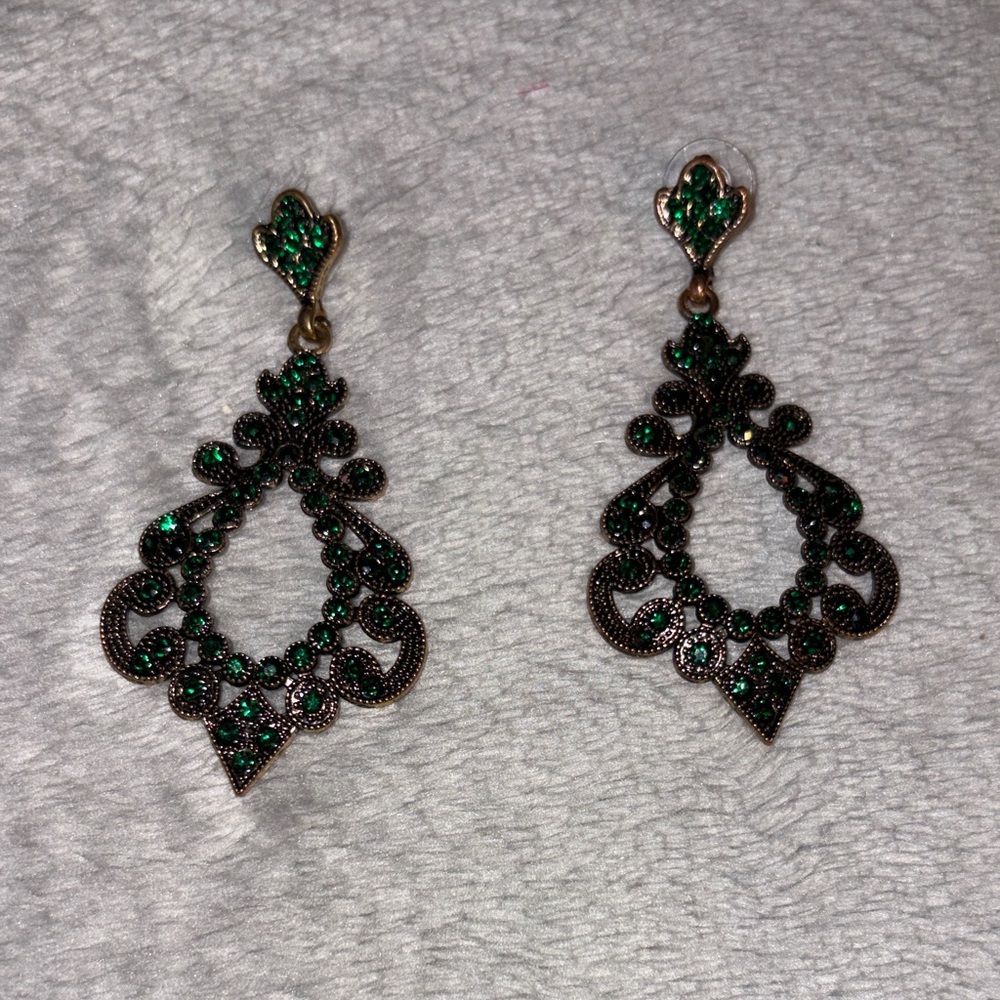 Elegant Green Dangle Earrings (lightweight)